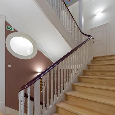 Apartment B28